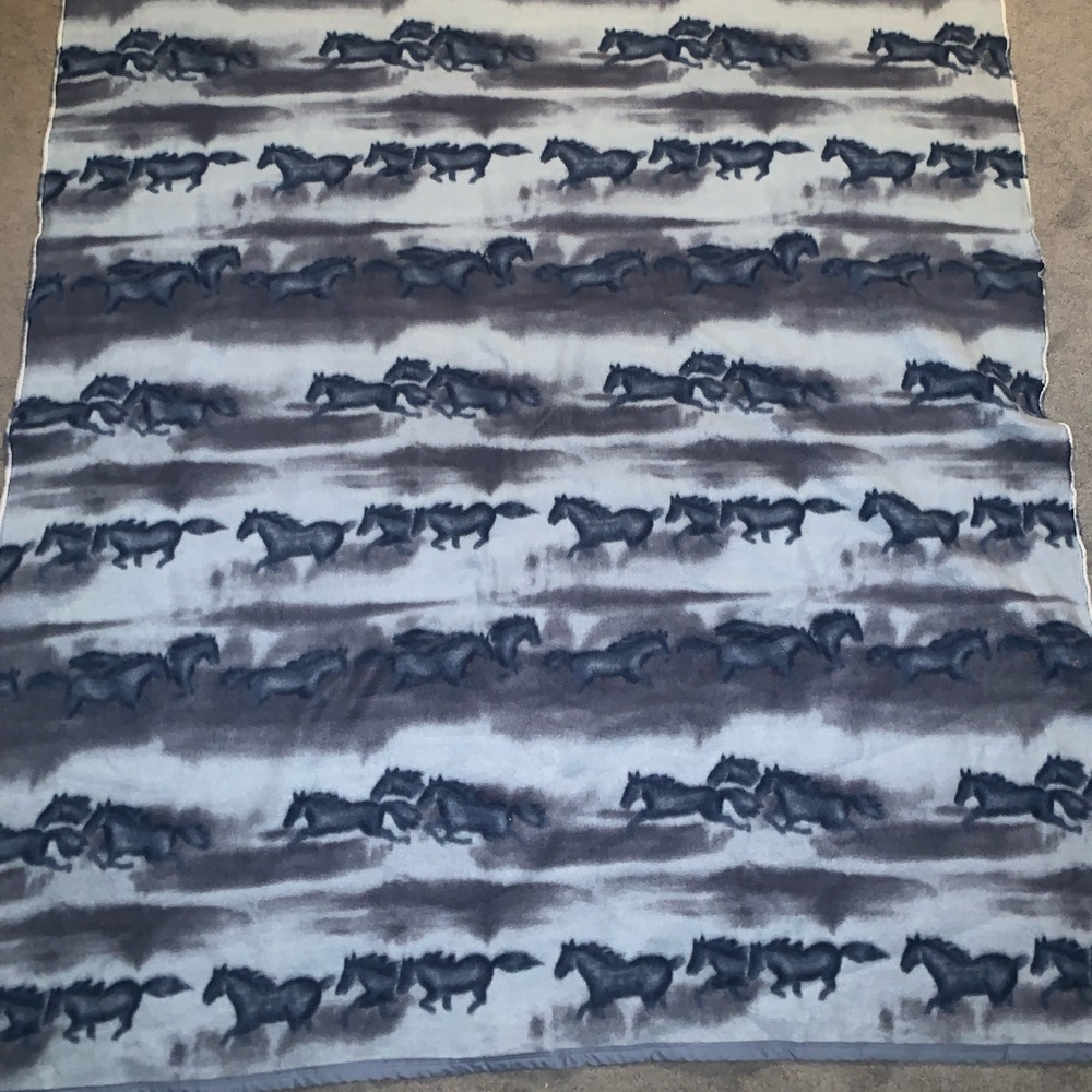 Throw blanket